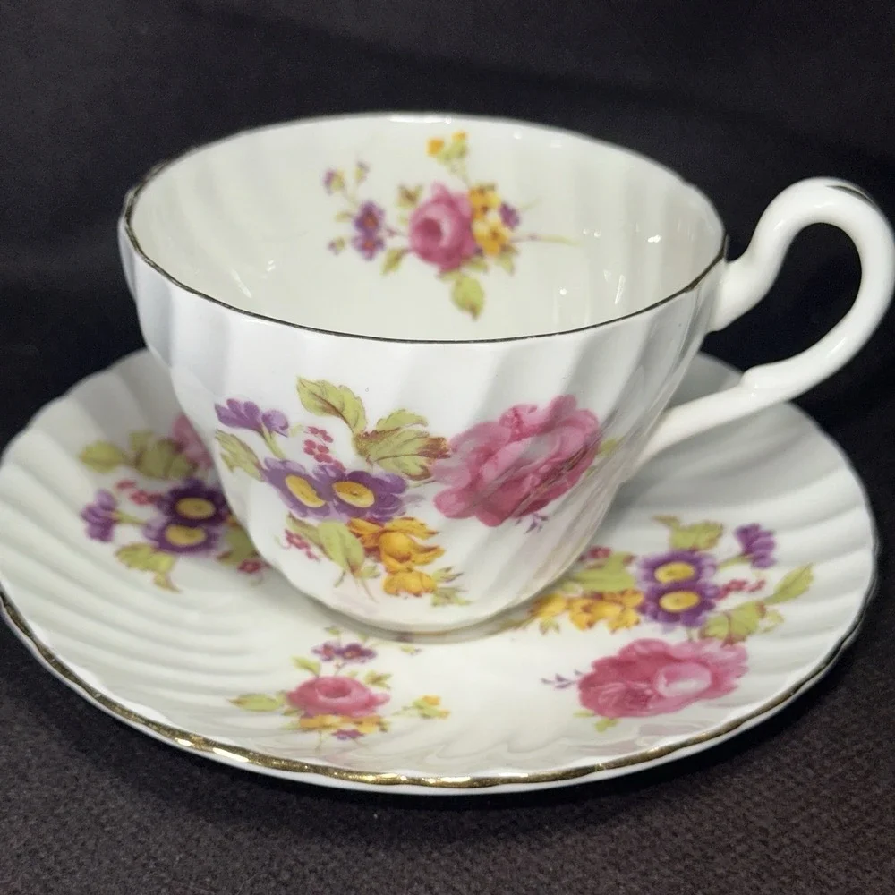 Vintage English Bone China Tea Cup Saucer Pink Rose Fluted‎ Cottagecore Teacup